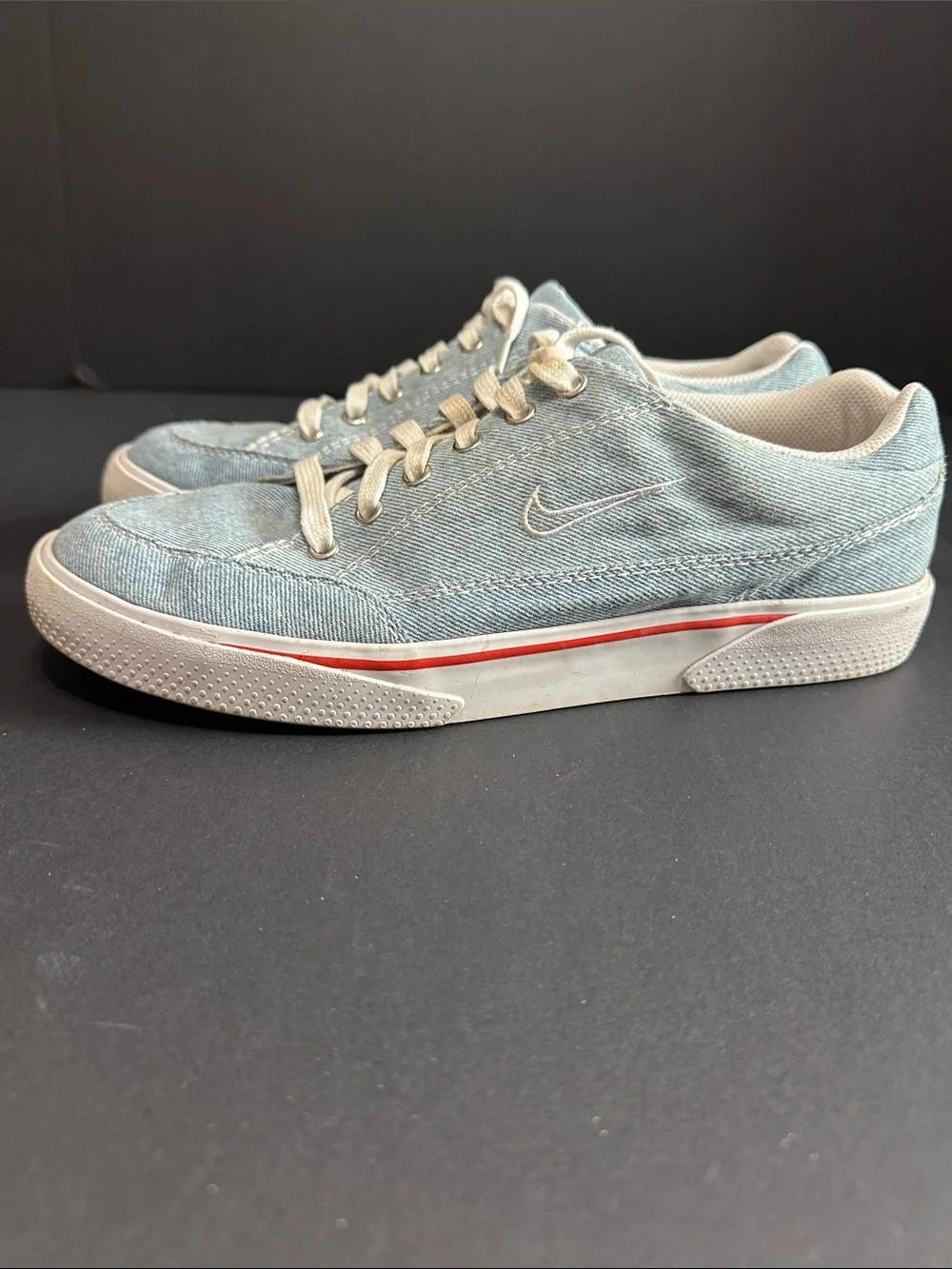 Nike Men’s Light Blue Denim Low-Top Sneakers